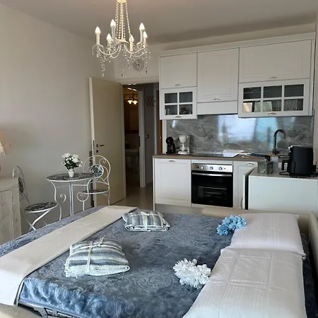 公寓 Casa Del Sole - Relax, Vista Mare, Garage Gratis A 5 Min Dal Centro Di 圣雷默