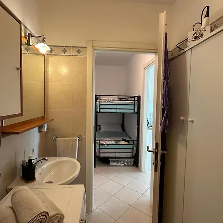 公寓 Casa Del Sole - Relax, Vista Mare, Garage Gratis A 5 Min Dal Centro Di 圣雷默